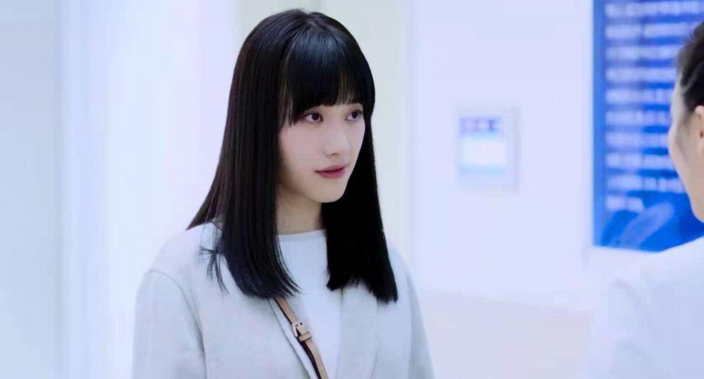 城池营垒美女学霸许妍珊为得认可坑闺蜜她能及时止损源于幸运
