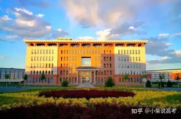 河北北方学院是经国家教育部批准,于2003年9月由张家口医学院,张家口