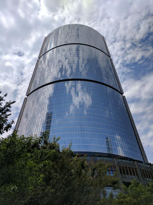 这栋楼是我最喜欢的北京现代建筑.