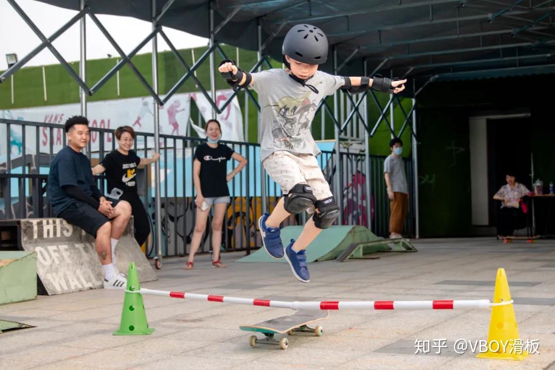 滑板学员考级萌照来啦vboy的小学员都棒棒哒