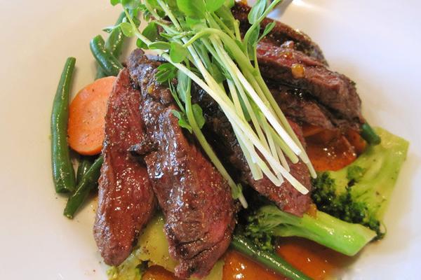 blackbird cafe 碳烤袋鼠 澳洲人民也很善于各种海鲜,野味烧烤,这家