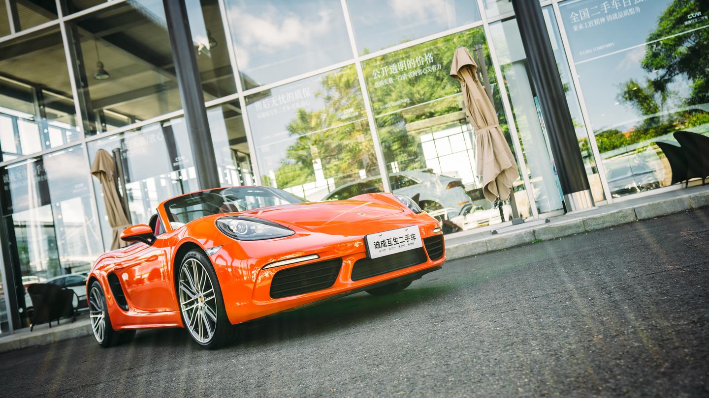 保时捷718boxster,保时捷718boxster图片 60w不到的小跑为什么能让副驾的伴侣着迷保时捷718boxster20t