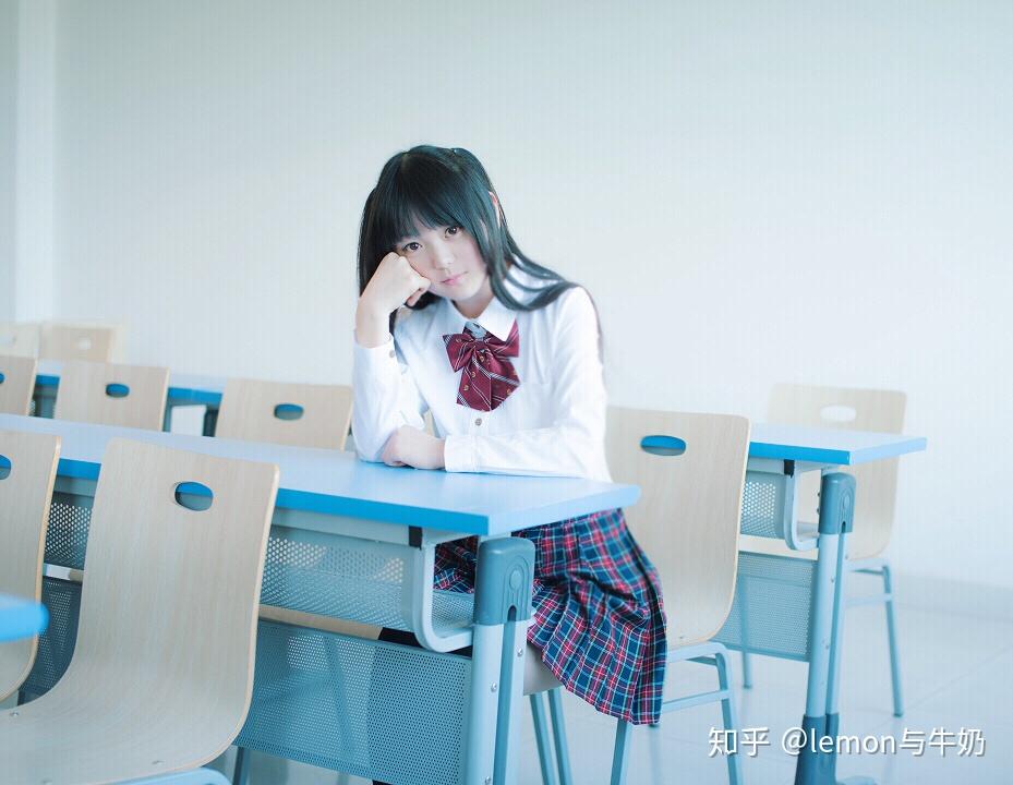 你身边有没有肤白如雪的女孩?女生白到程工程宿舍的哈皮肤图片