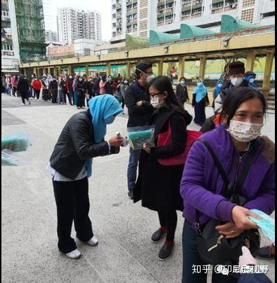 港人抢劫口罩印尼姐姐在香港街头送口罩香港人赞是英雄