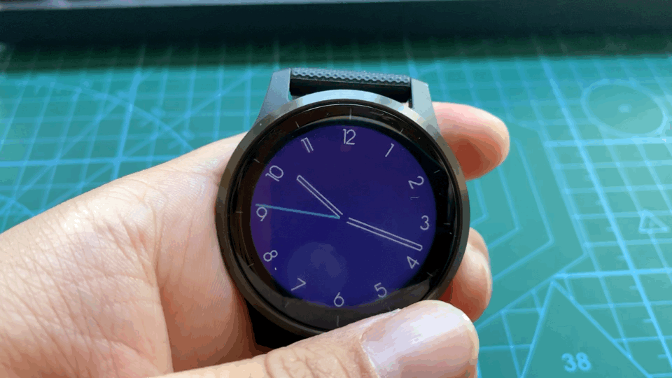 首先需要长按手边右上键开启设备然后在garmin connect app中就会