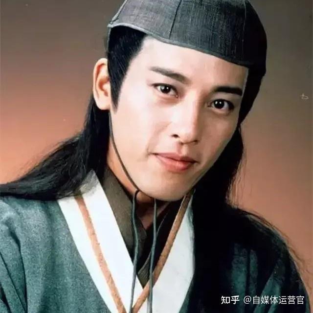 港片过气演员再就业直播卖货被骂哭