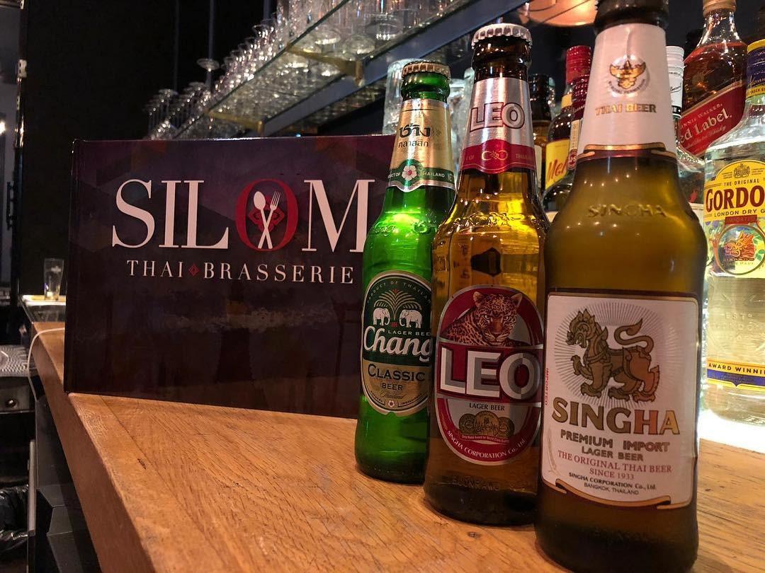 说到泰国啤酒,大家最经常听到的肯定是胜狮啤酒(singha,豹王啤酒(leo