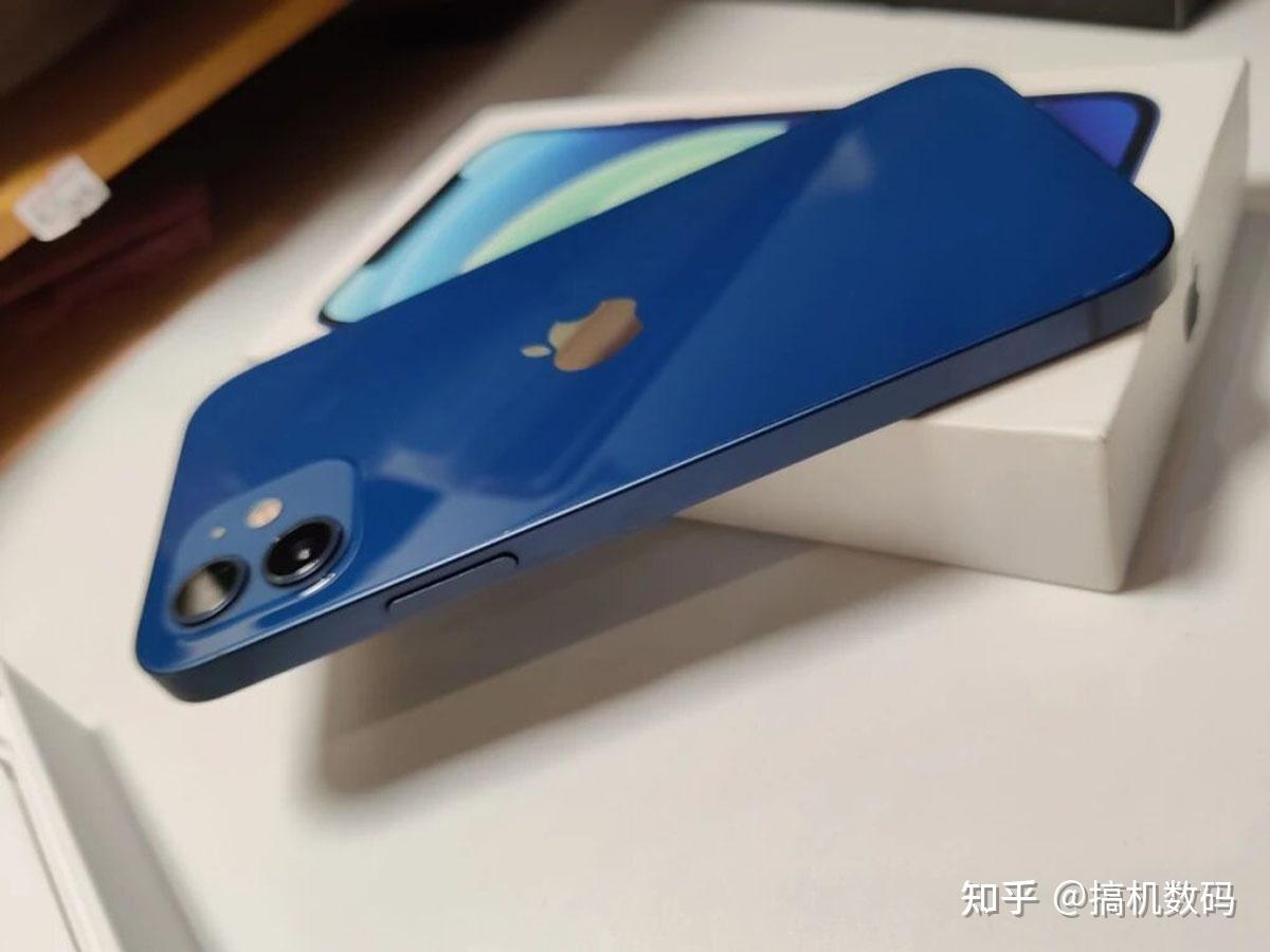 苹果火力全开iphone12发布半年直降900元网友买早了