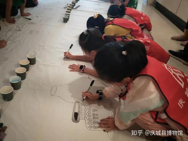 我在博物馆里画文物