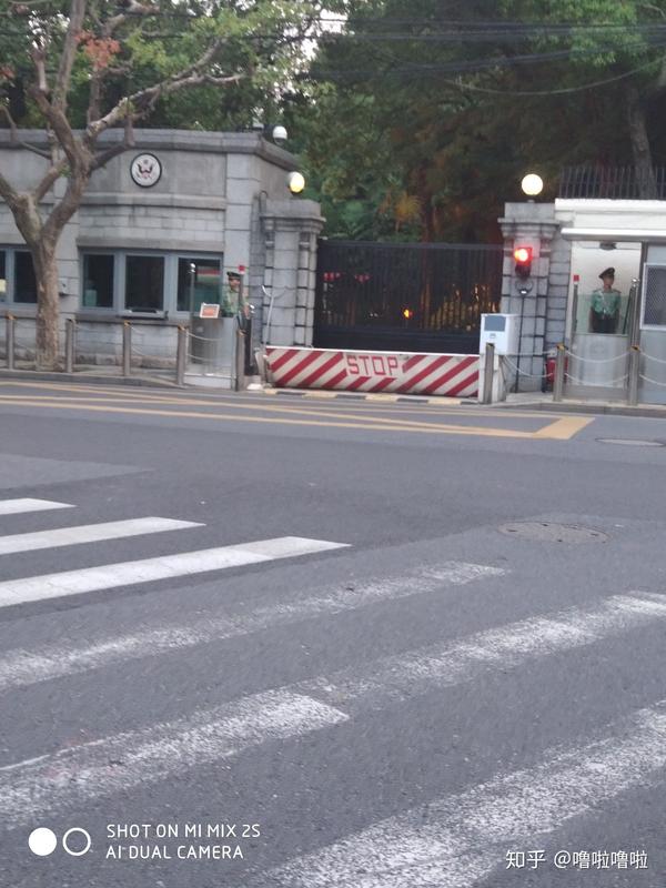 美国大使馆在中国的安保工作由谁负责?