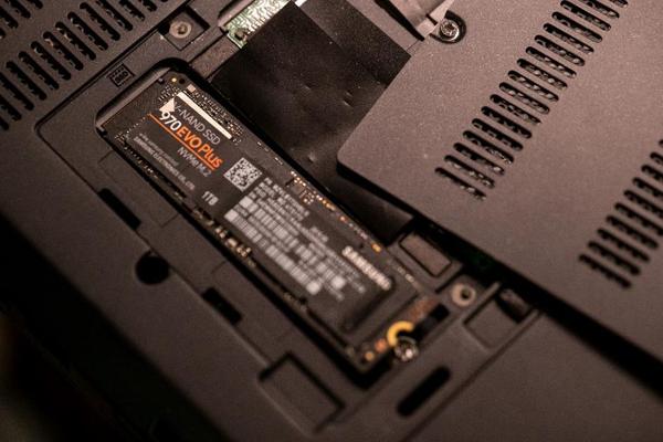 三星970 evo plus & t7 移动固态硬盘测评