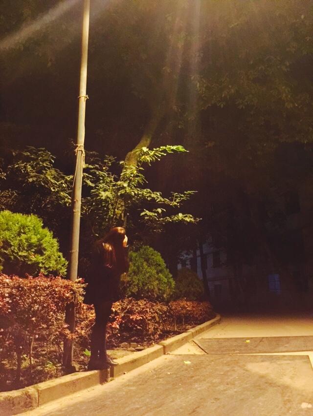 动漫大的姐妹通过v动漫等改变自己的骨架?qq女生身材女孩二人头像图片