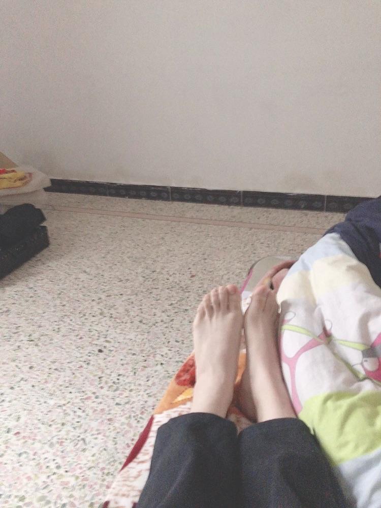 女生的脚好看是什么样的?