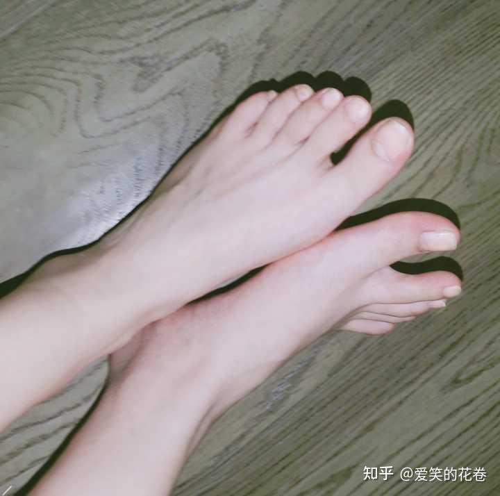 怎么才能让女生的大脚变小