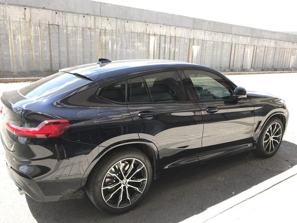 2020款宝马x4xdrive30i运动套装炭黑外摩卡内魅力的绽放