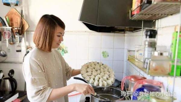 家庭主妇的心酸:不就做饭,带孩子,能有多累?女人别太矫情