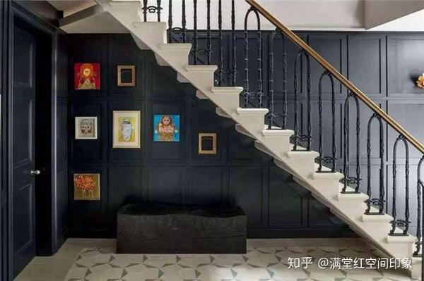 楼梯背景墙不知如何设计设计师给你来支招实用又美观