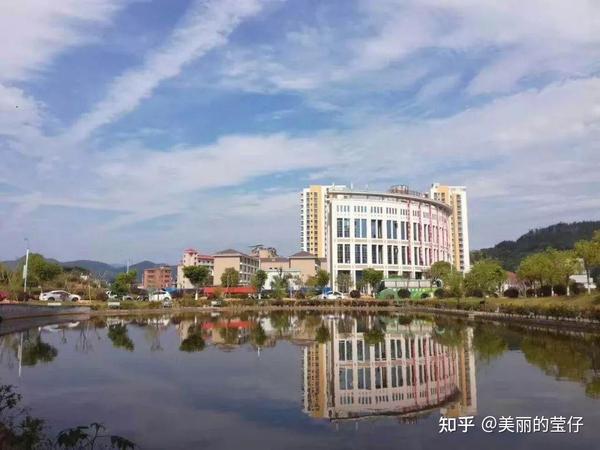 闽北职业技术学院,坐落于福建省南平市,是由南平市人民政府举办的一所