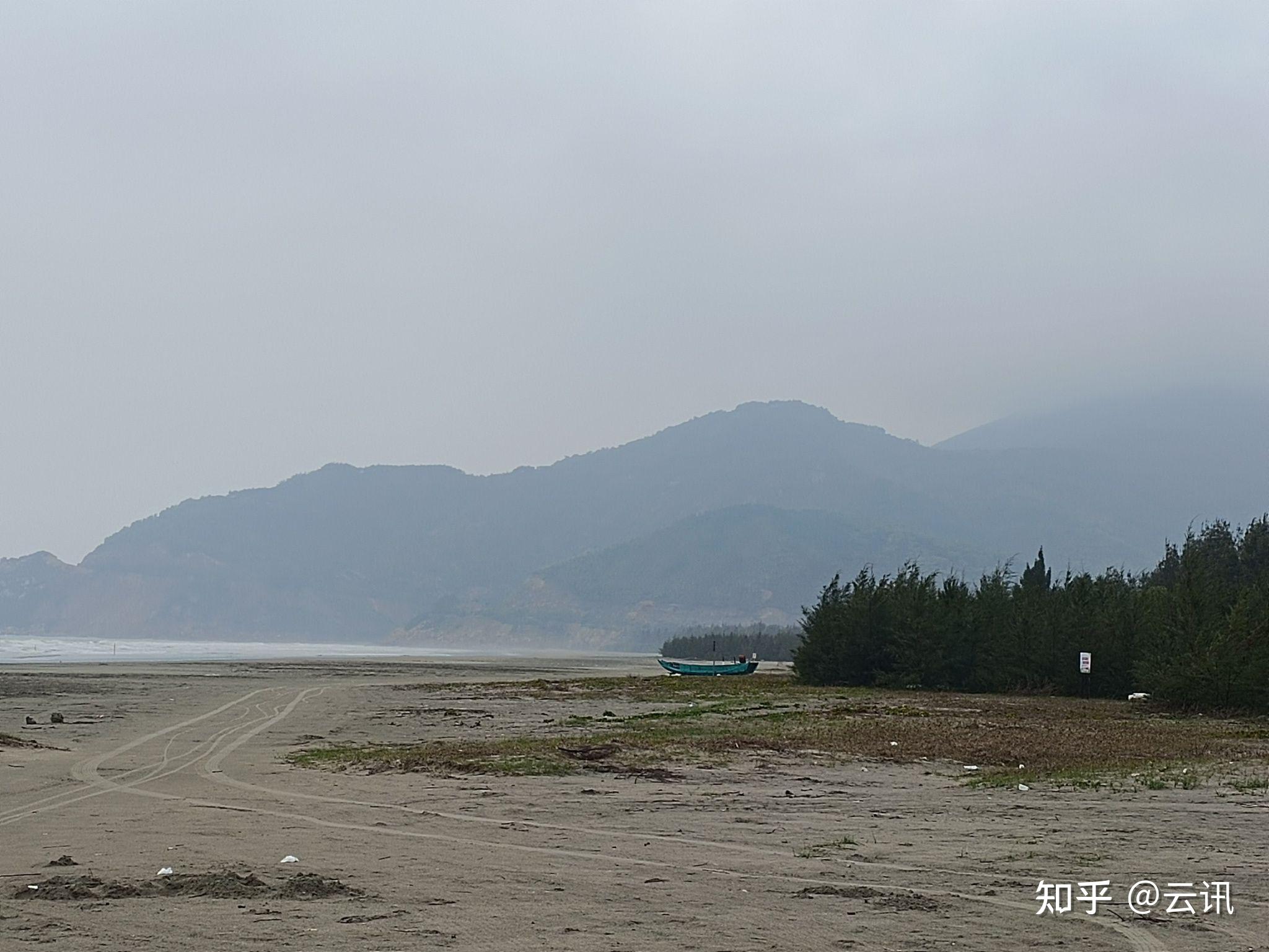 大湖镇位于海丰县最东端.全境地势西高东低,一面倚山,三面临海.