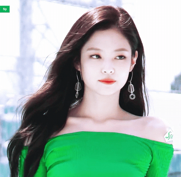 blackpink jennie 团综截图 前女团成员 崔真理 刚好雪莉的图存的