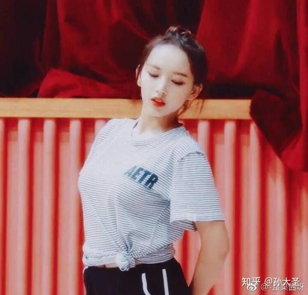 如何评价程潇的颜?