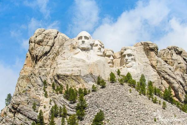 dakota)也是一个说出来让人一脸懵逼的地方,但一说四个头的总统山