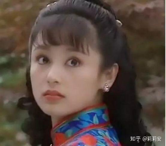 无论是《梅花烙》中的白吟霜, 《水云间》中的杜芊芊, 还是《一帘