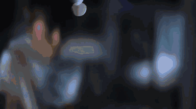 彻底清除玻璃的日间眩光和夜间反射.