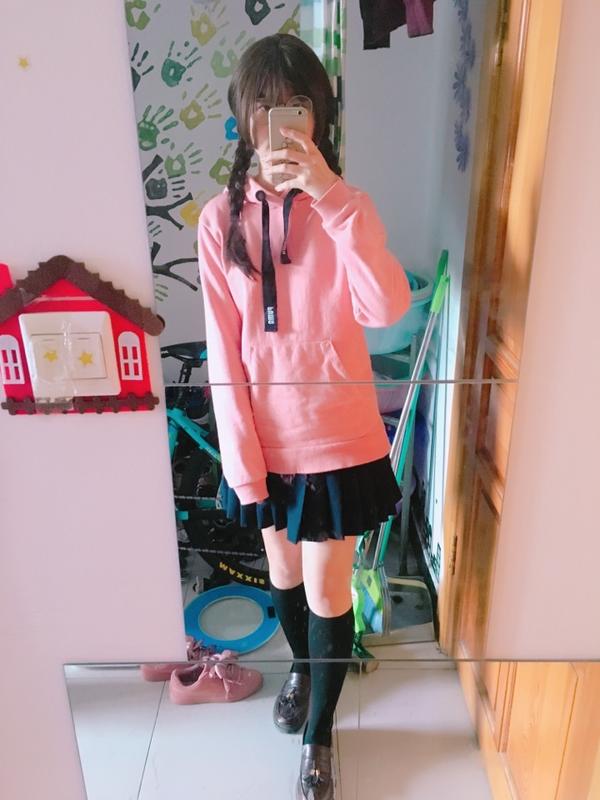 jk制服裙子可不可以搭配别的上衣(不是jk制服的上衣)呢?