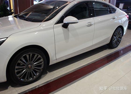 2021款红旗h5到店,外观"超燃",车长近5米,1.8t提速仅8