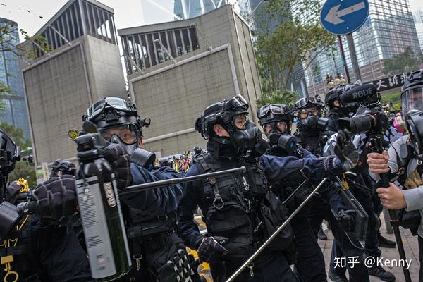香港警队精锐防暴部队速龙小队包括装备