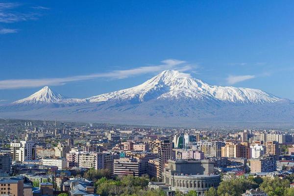 那里是土耳其的最高点—— 亚拉腊山 mount ararat noah"s ark is