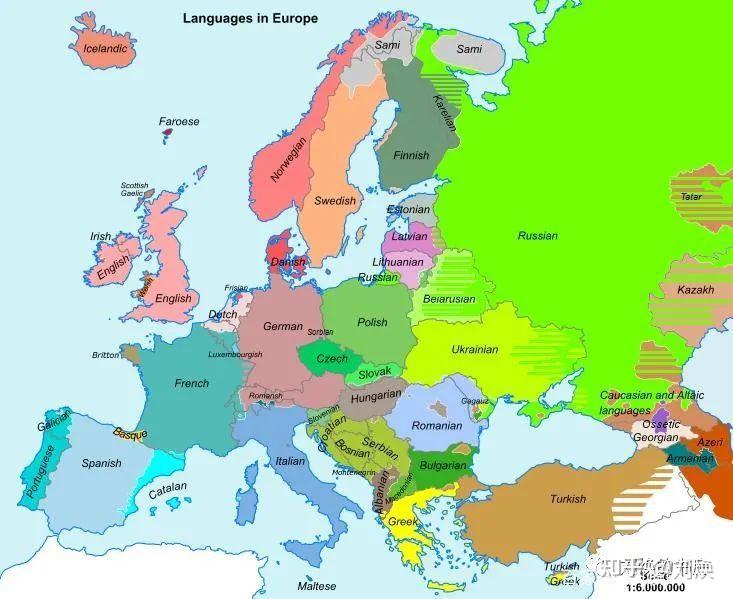 大家仔细看下这两张图,这并非一模一样的地图,上面是欧洲主体语言分布