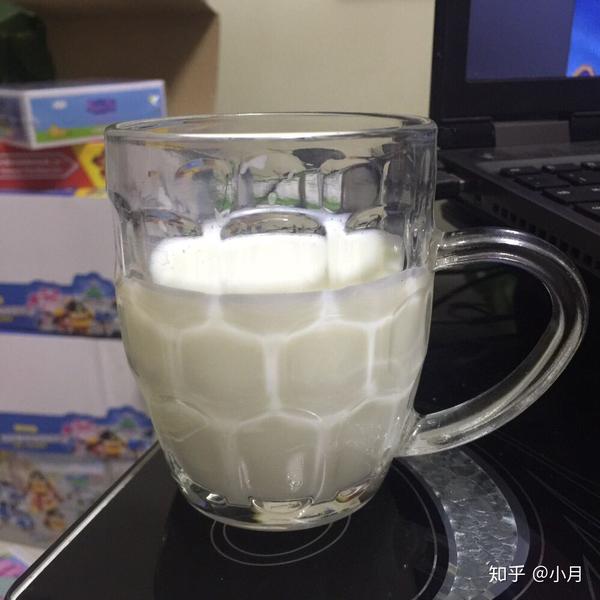 每天都喝一杯牛奶会怎么样?牛奶中含有哪些一般食物所