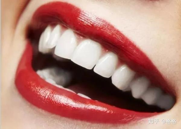 相信许多小伙伴都有美白到牙齿的冲动 甚至觉得自己的笑容因为牙齿不