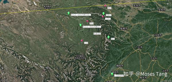 积石山(阿尼玛卿山),岷山(珉山)三山所围之地,即今之松潘高原及若尔盖