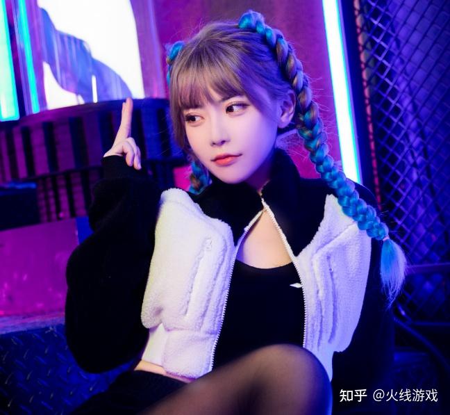 周淑怡和骆歆谁cos的金克丝更好看原来baby才是神还原