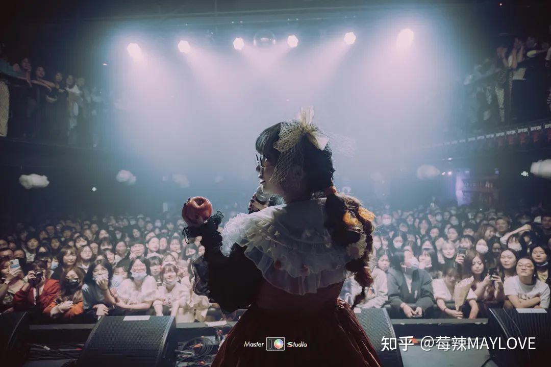 live中|zest小天除了一群真正欣赏她音乐的粉丝之外,在这档节目里,小