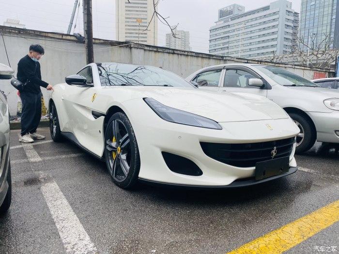 给媳妇提车法拉利portofino提车作业
