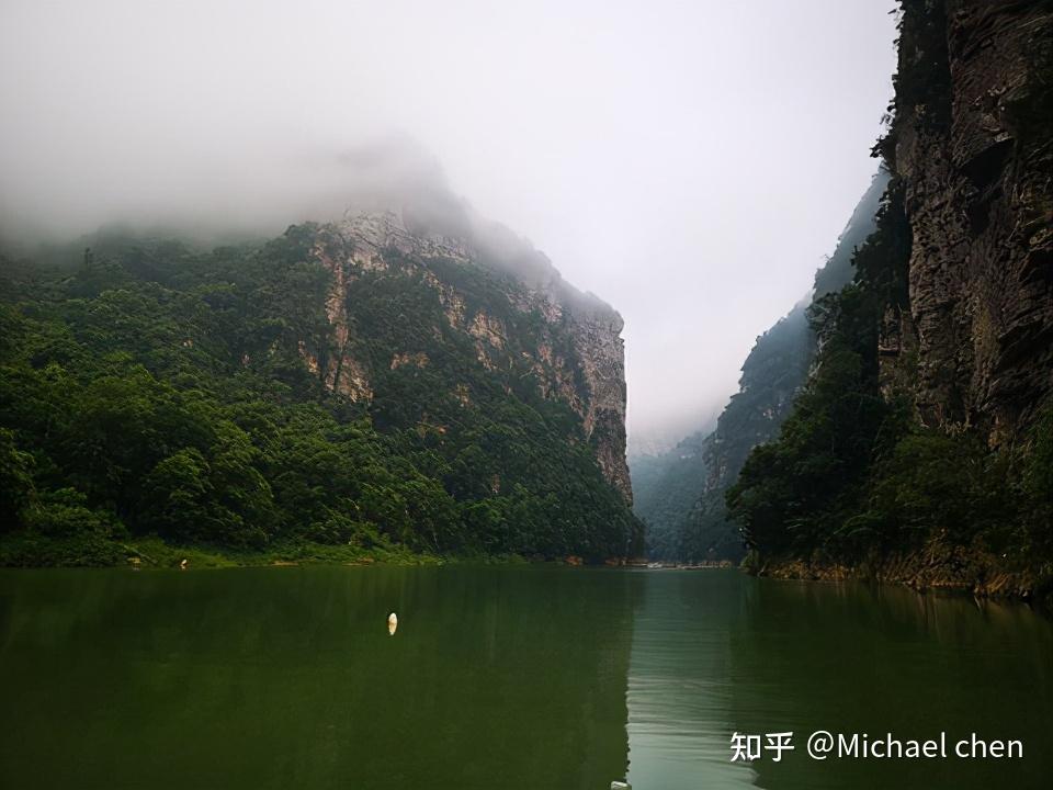 金秀圣堂湖生态旅游景区