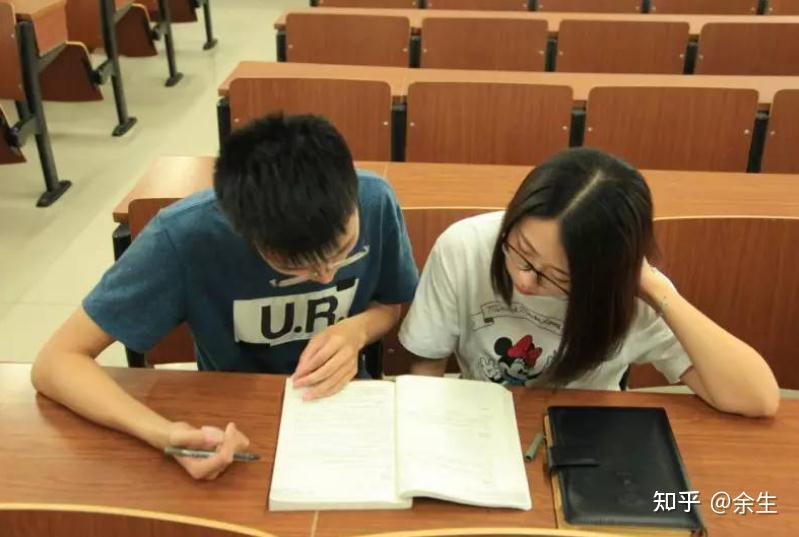 大学期间学生要不要谈恋爱