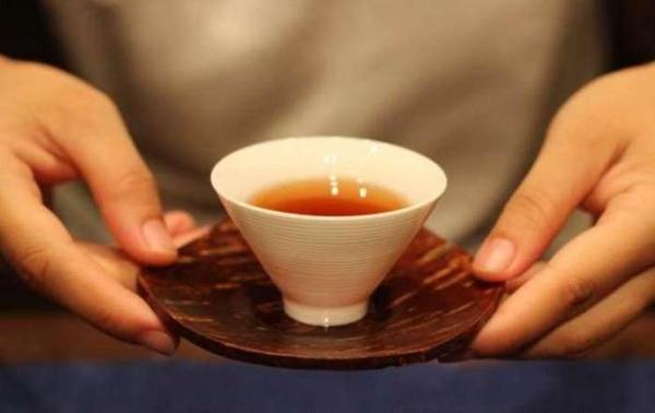 茶有上百种香气, 与花果窨制后, 茶香更是数不胜数