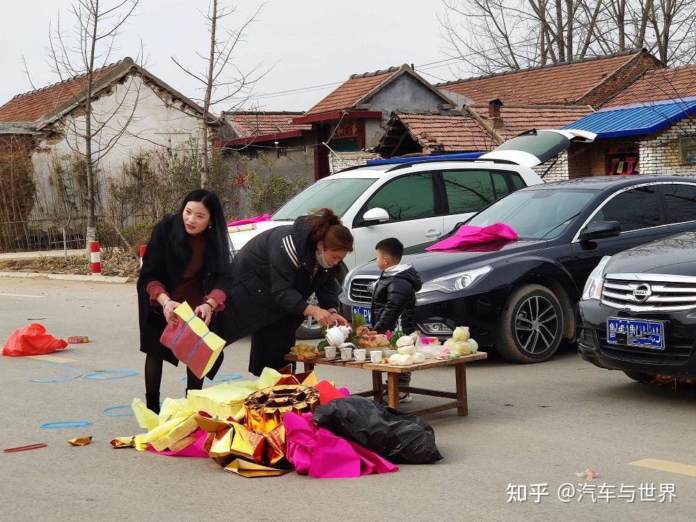 山东人早起拜年惊羡世人鲁东南磕头祭车也杠杠滴