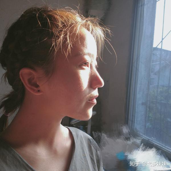 侧脸比正脸好看是种怎样的体验?