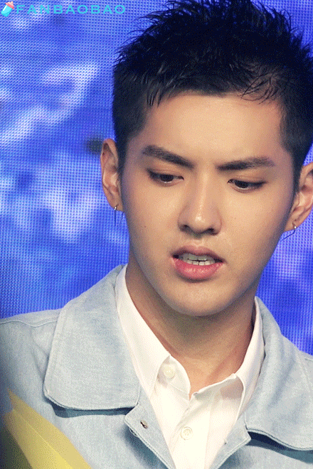 有哪些娱乐圈中并没有整容的很好看的明星?