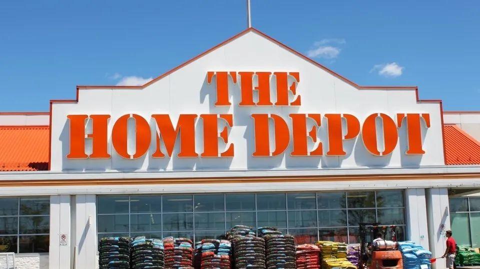 homedepot是美国最大的家居建材零售商,在北美有超过2300家实体店,并