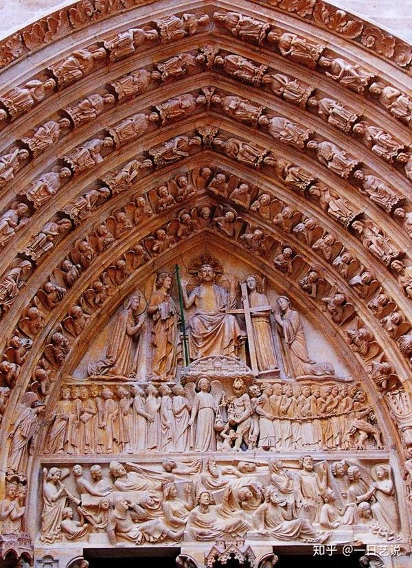 巴黎圣母院的"最后的审判"雕刻特写