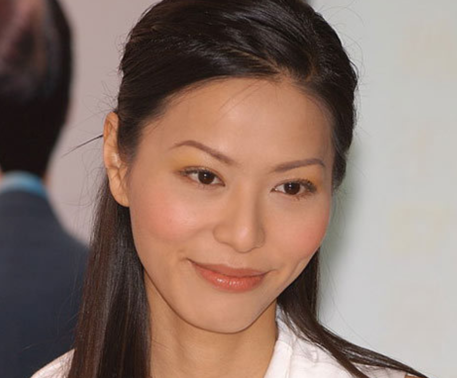 tvb花旦感情坎坷曾被三任男友劈腿如今56岁已婚无子活得潇洒