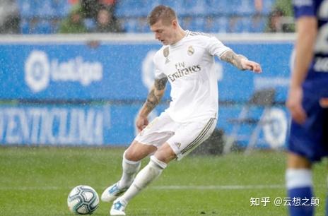 德国坦克不可或缺的中场核心托尼克罗斯