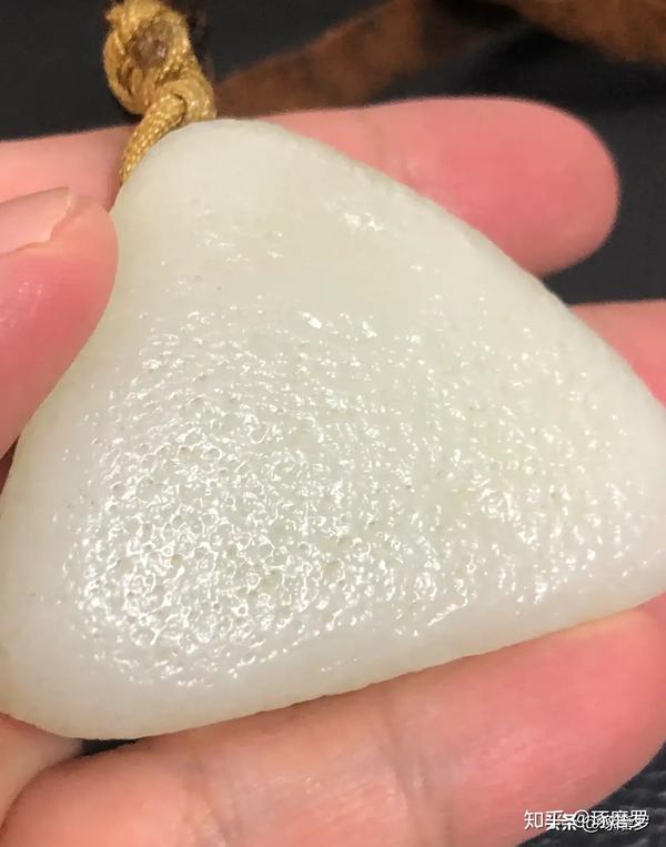 和田玉山料与籽料的区别究竟有多大?入门和田玉(一)